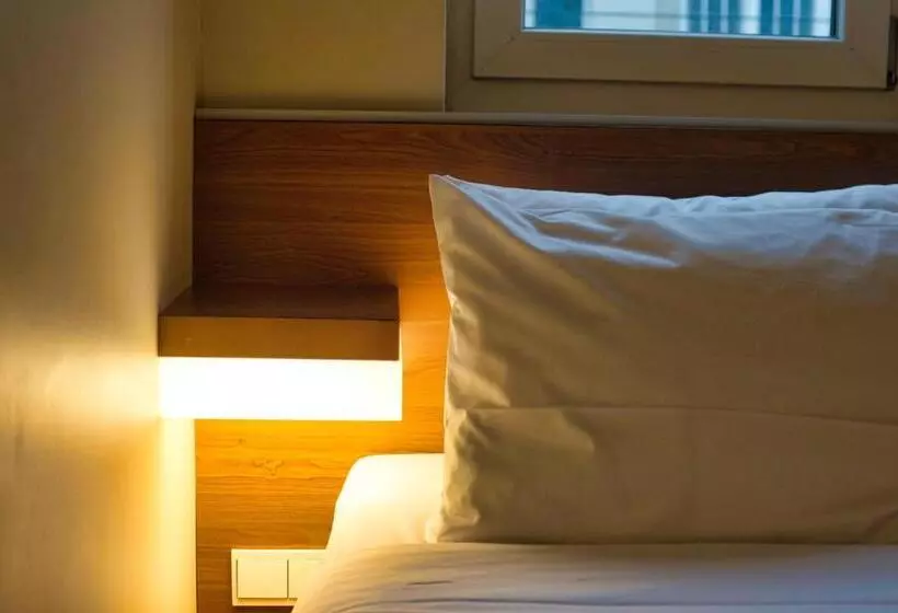 スタンダードルーム, Easyhotel Berlin Hackescher Markt