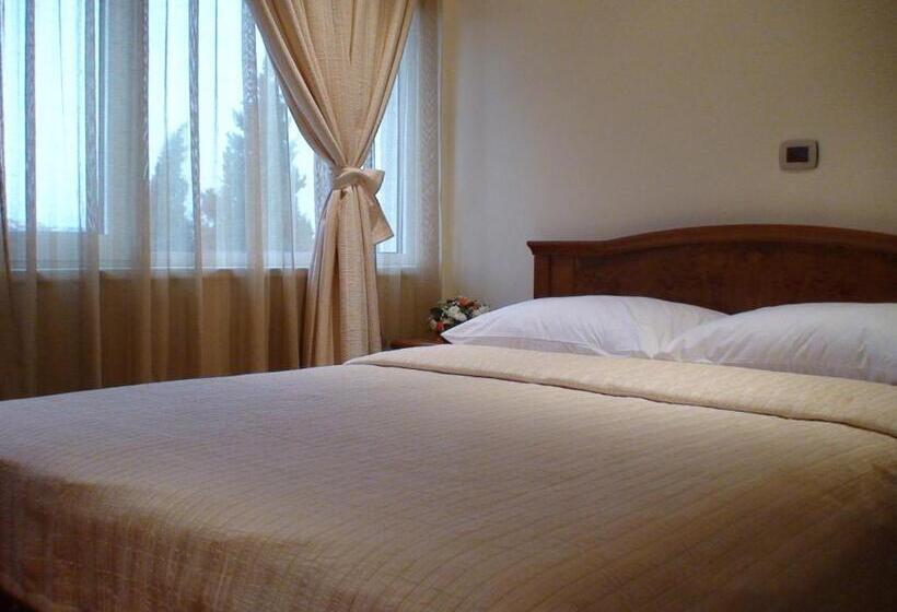 اتاق استاندارد, Garni Hotel Bambis