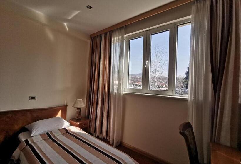 اتاق استاندارد, Garni Hotel Bambis