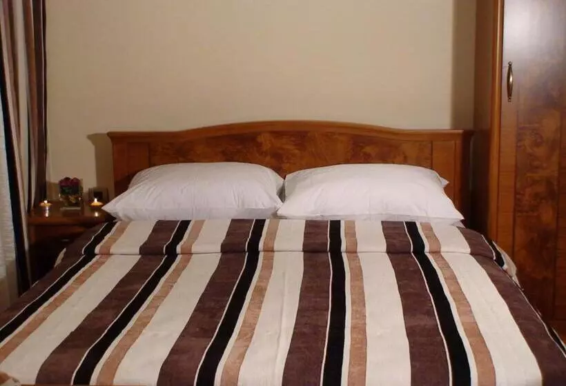 سوییت, Garni Hotel Bambis