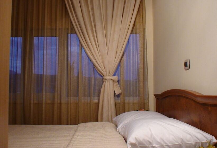 اتاق استاندارد, Garni Hotel Bambis