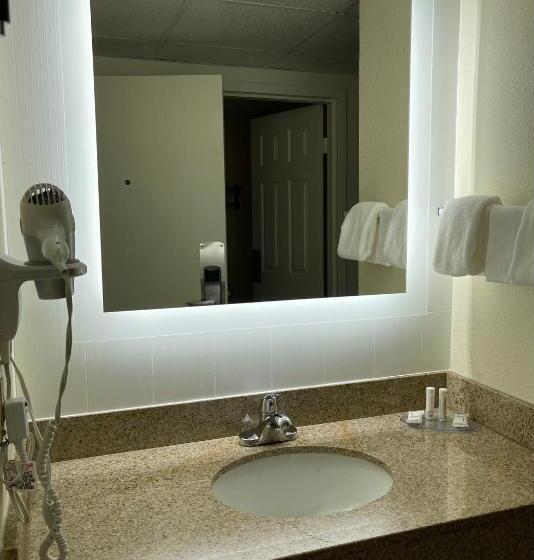 اتاق استاندارد با 2 تخت دوبل, Baymont By Wyndham Scranton Dunmore