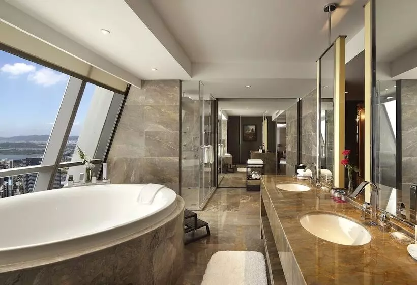 シティビュースイート, Crowne Plaza Wuxi Taihu, An Ihg