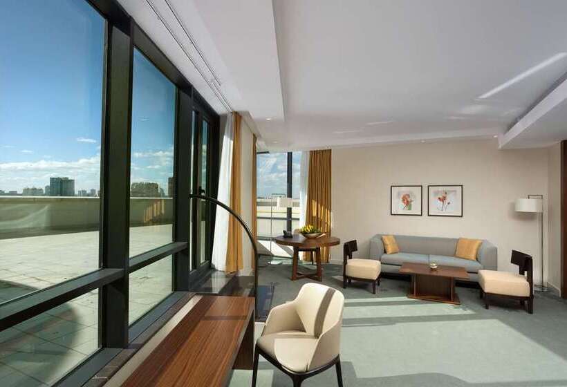 سوئیت با تخت بزرگ, Hilton Kyiv