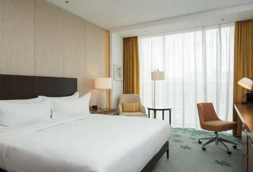 اتاق اجرایی, Hilton Kyiv