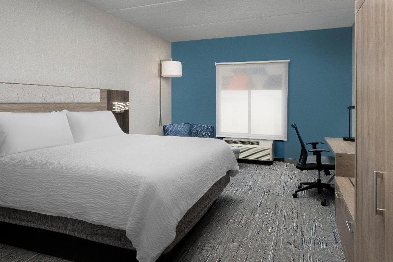 带大床的标准间, Holiday Inn Express & Suites Knoxville Clinton, An Ihg