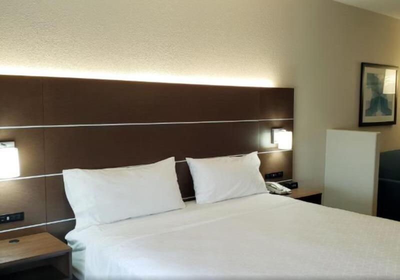 Люкс Кровать Кинг, Holiday Inn Express Hotel And Suites Weslaco, An Ihg