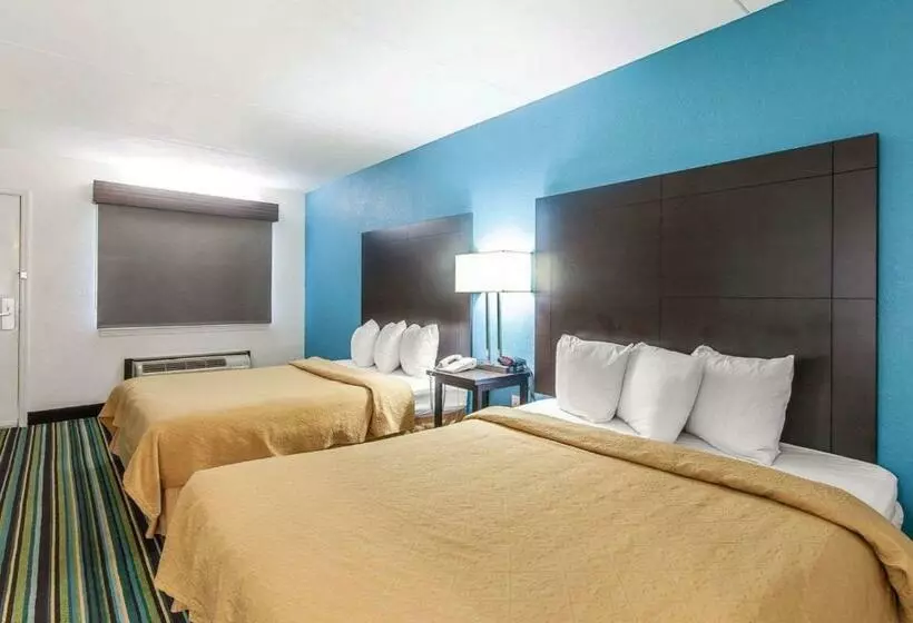 ２ダブルベッドのスタンダードルーム, Quality Inn & Suites