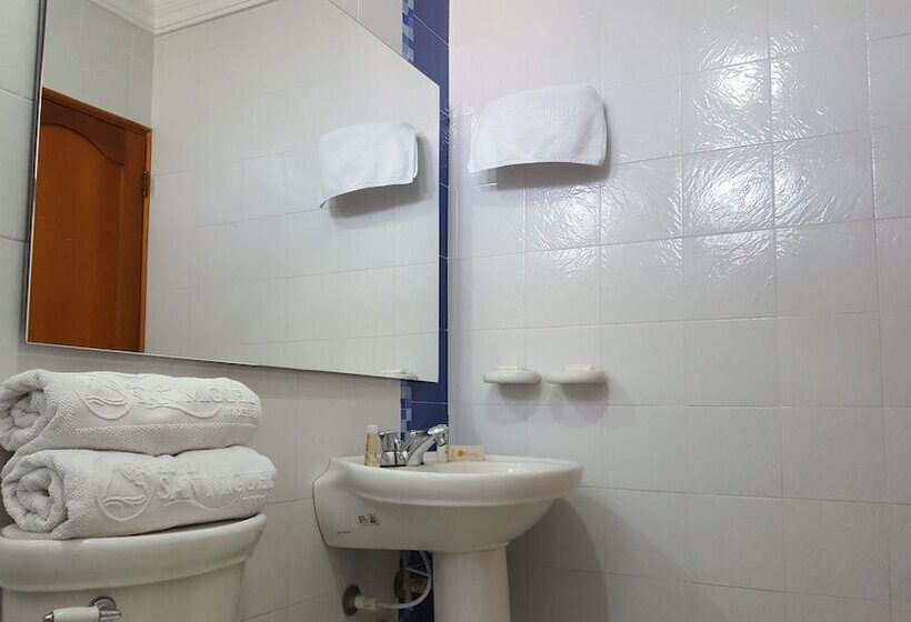 חדר סטנדרט לארבעה, San Miguel Imperial