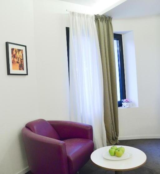 اتاق استاندارد یک نفره, Sole