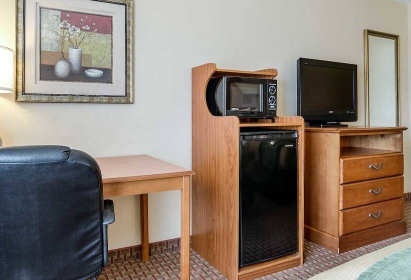 适用于残疾人士的豪华房间, Super 8 By Wyndham Great Bend