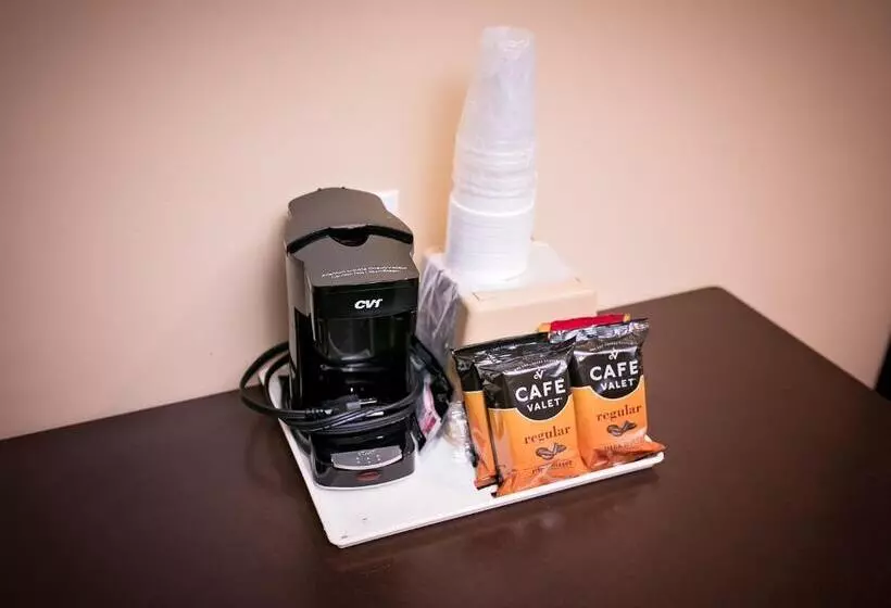 身障者適用キングサイズベッドルーム, Rodeway Inn & Suites