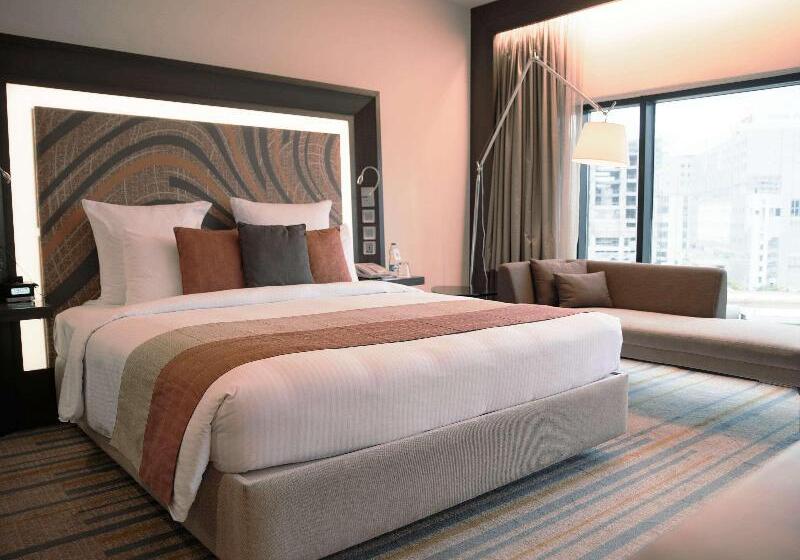 带大床的高级房间, Novotel Kolkata Hotel And Residences