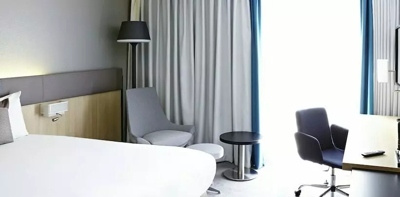 スーペリアールーム, Novotel London Wembley