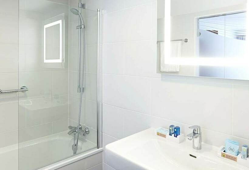 Номер Superior, Novotel London Wembley