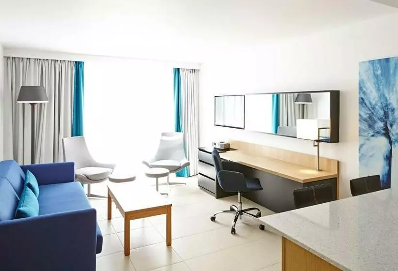 スーペリアースイート, Novotel London Wembley