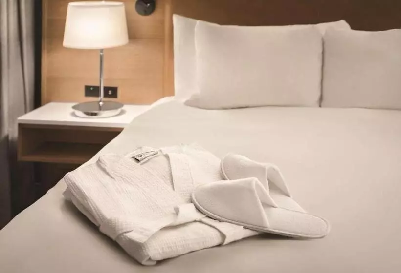 2ダブルベッドのスタンダードルーム, Radisson Hotel Providence Airport