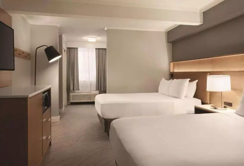 2ダブルベッドのスタンダードルーム, Radisson Hotel Providence Airport