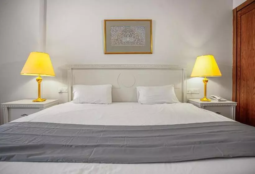 اتاق لوکس با تخت بزرگ, Grand Hotel Madaba