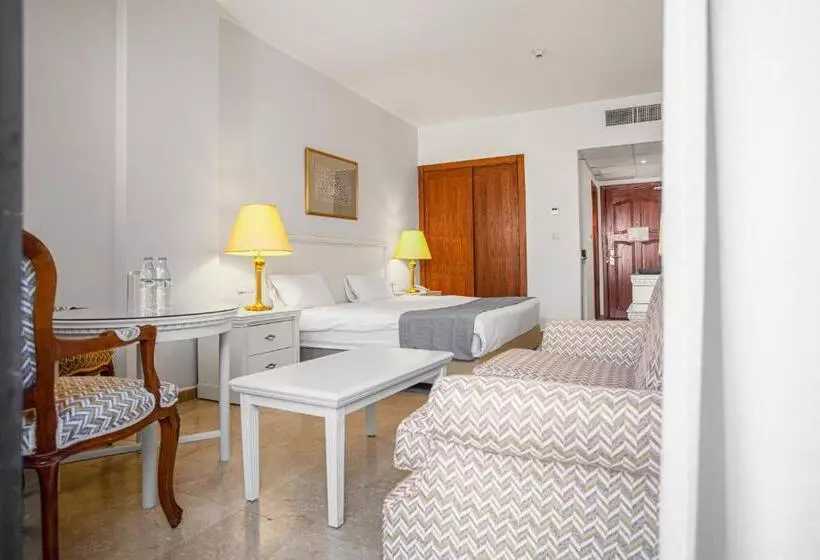 اتاق لوکس با تخت بزرگ, Grand Hotel Madaba