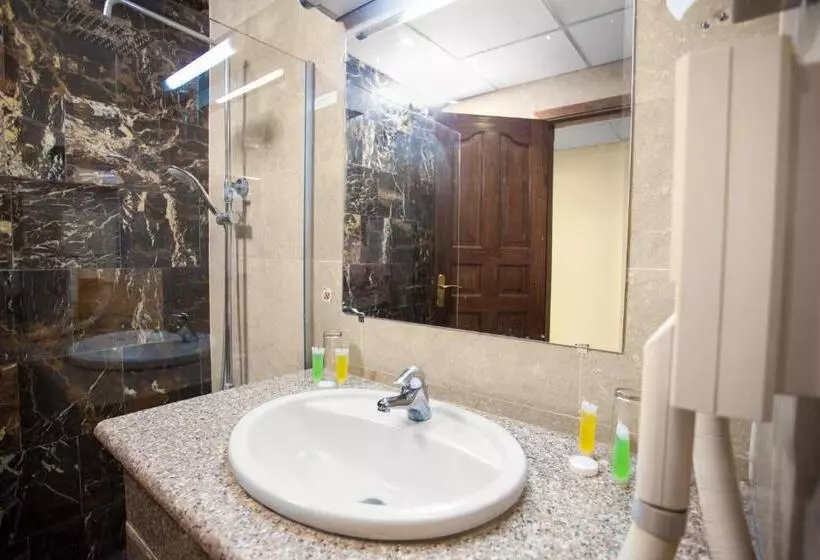 اتاق لوکس یک تخته, Grand Hotel Madaba