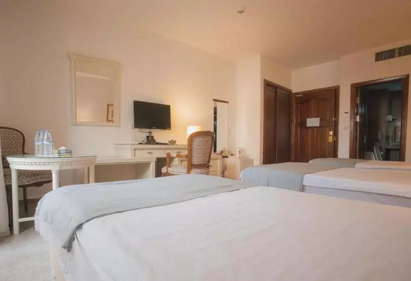 اتاق لوکس سه تخته, Grand Hotel Madaba