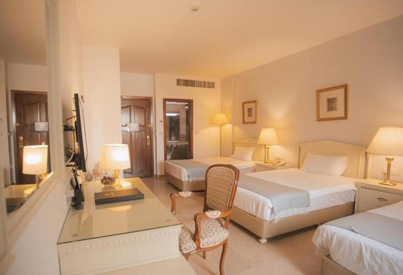 اتاق لوکس سه تخته, Grand Hotel Madaba