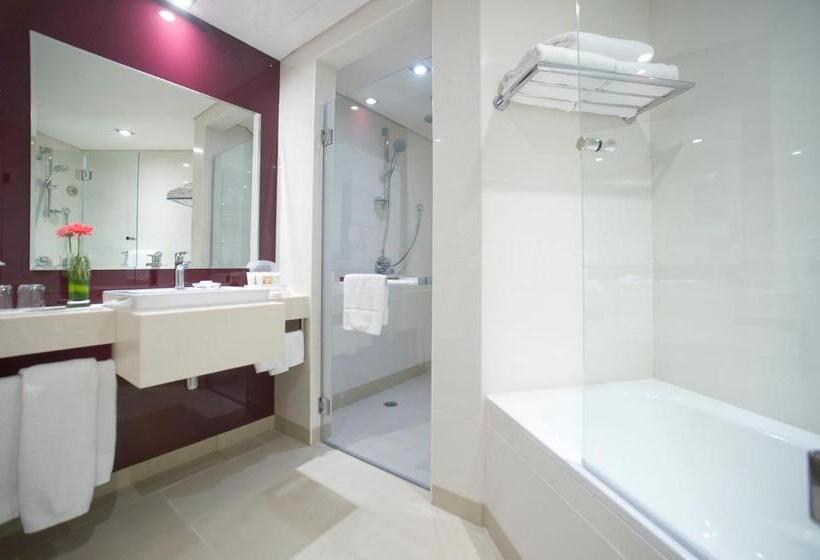 اتاق اجرایی با تخت بزرگ, Holiday Inn Alseeb Muscat, An Ihg