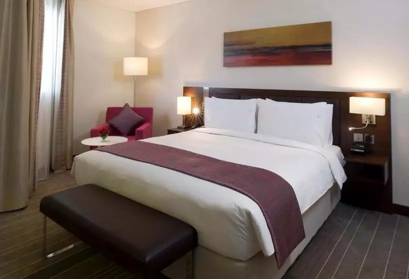キングサイズベッドのスタンダードルーム, Holiday Inn Alseeb Muscat, An Ihg
