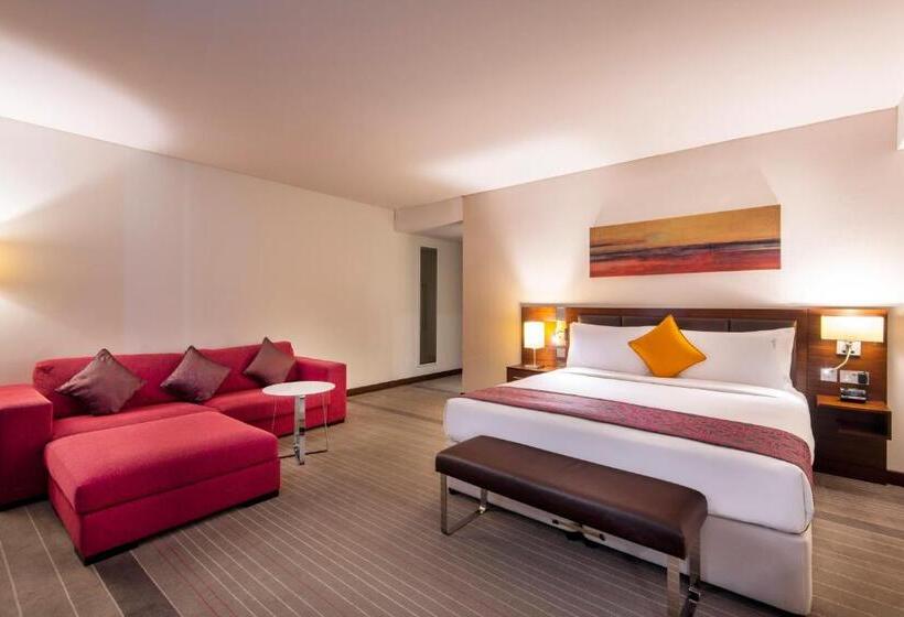 سوئیت جونیور با تخت بزرگ, Holiday Inn Alseeb Muscat, An Ihg