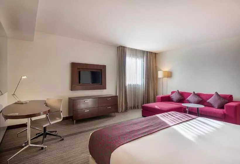 キングサイズベッドのジュニアスイート, Holiday Inn Alseeb Muscat, An Ihg