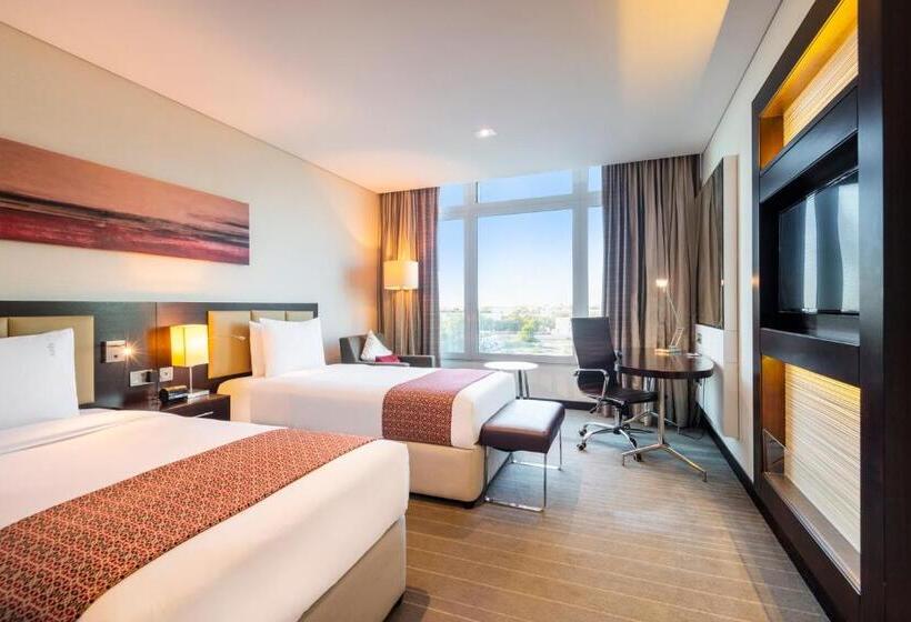 اتاق استاندارد با چشم‌انداز استخر, Holiday Inn Alseeb Muscat, An Ihg
