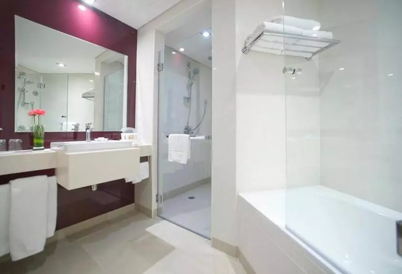 プールビュースタンダードルーム, Holiday Inn Alseeb Muscat, An Ihg