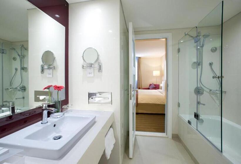 سوییت, Holiday Inn Alseeb Muscat, An Ihg