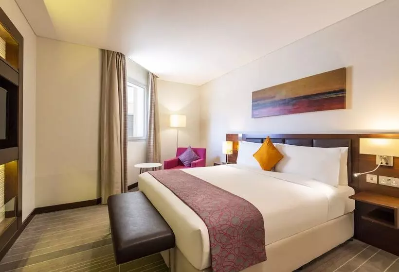 スイート, Holiday Inn Alseeb Muscat, An Ihg