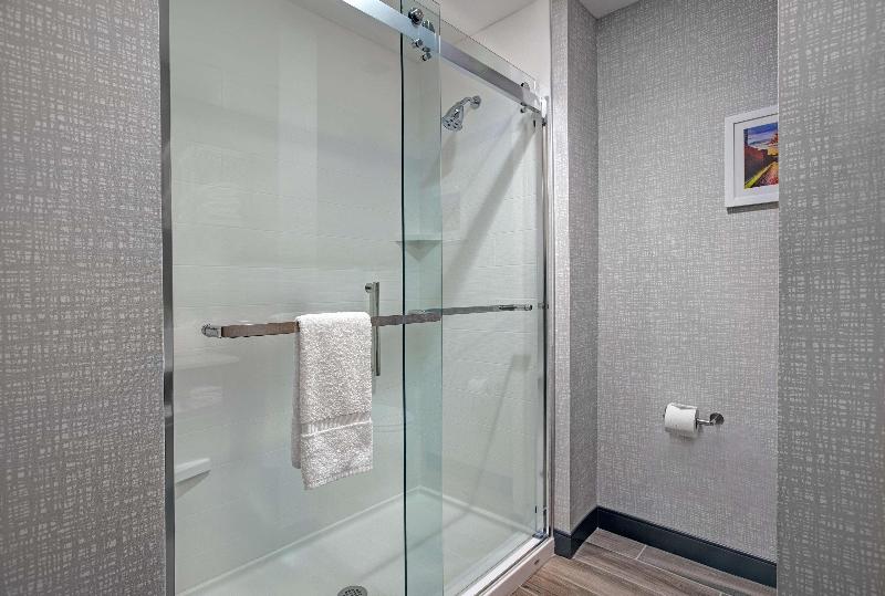 اتاق لوکس, Holiday Inn Alseeb Muscat, An Ihg