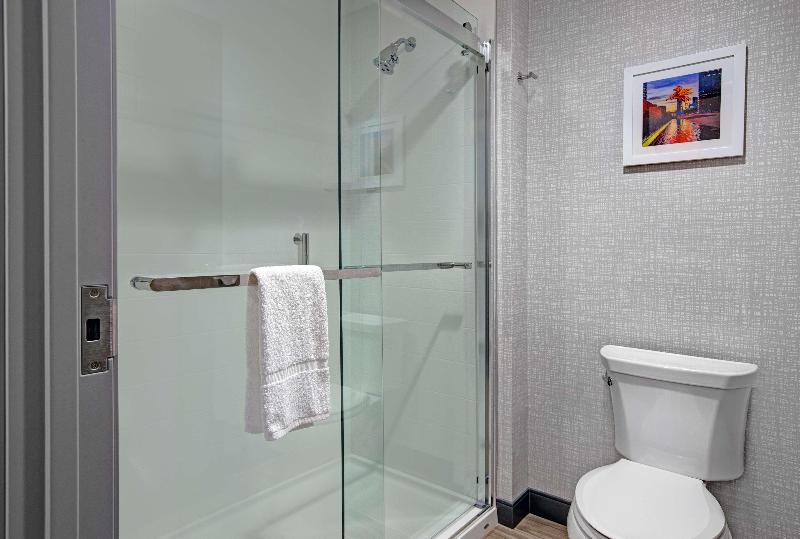 اتاق لوکس, Holiday Inn Alseeb Muscat, An Ihg