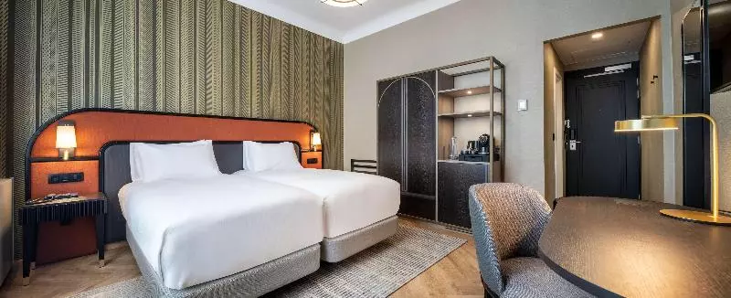 キングサイズベッドのスイートルーム, Holiday Inn Alseeb Muscat, An Ihg