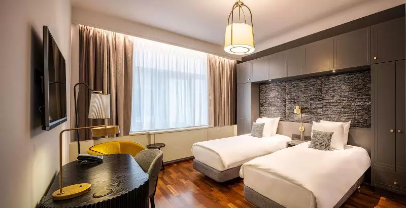キングサイズベッドのスイートルーム, Holiday Inn Alseeb Muscat, An Ihg