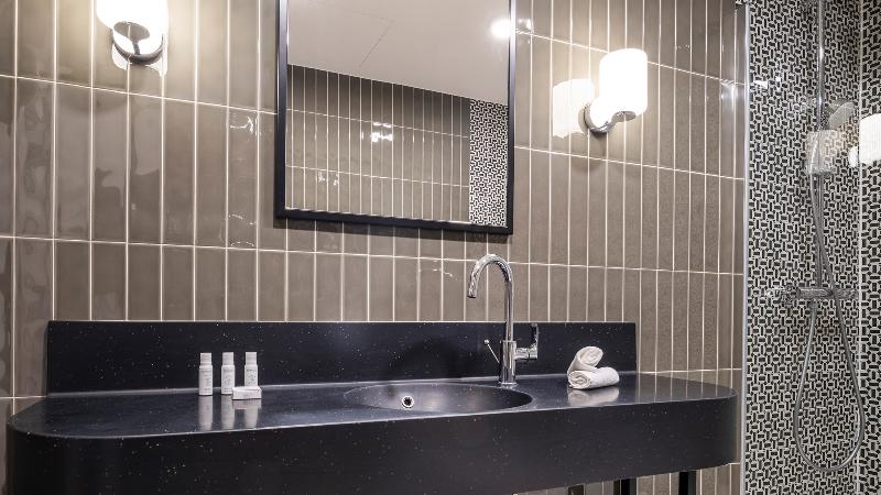 سوئیت با تخت بزرگ, Holiday Inn Alseeb Muscat, An Ihg