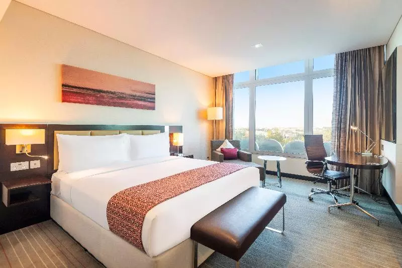 キングサイズベッドのスタンダードルーム, Holiday Inn Alseeb Muscat, An Ihg