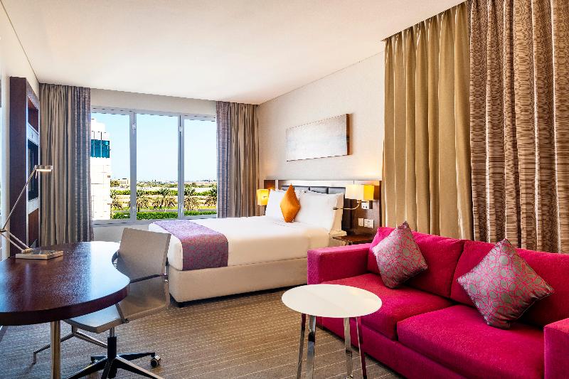 اتاق استاندارد با چشمانداز استخر, Holiday Inn Alseeb Muscat, An Ihg