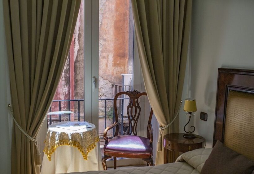 اتاق استاندارد سه نفره, Lanfipe Palace