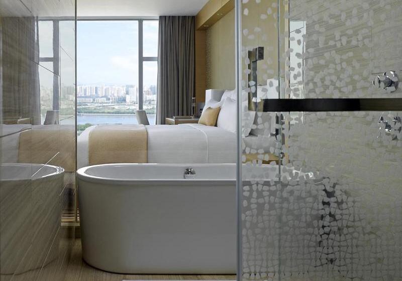 Deluxe room with river view, Langham Place Guangzhou   Walking Distance To Canton Fair & Overseas Buyers Registration Service