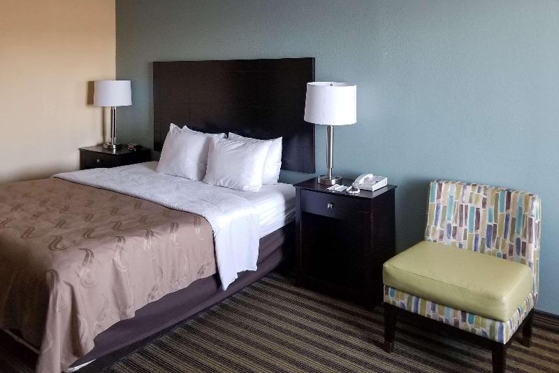 غرفة قياسية سرير كينج, Quality Inn Calhoun North I75