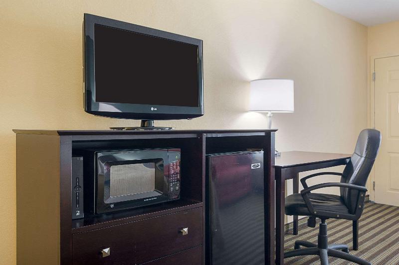 Стандартный Номер Кровать Кинг, Quality Inn Calhoun North I75