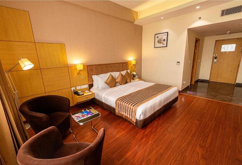 غرفة قياسية سرير كينج, Ramada Neemrana