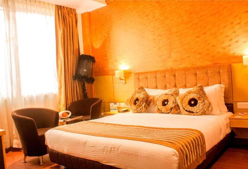 جناح, Ramada Neemrana