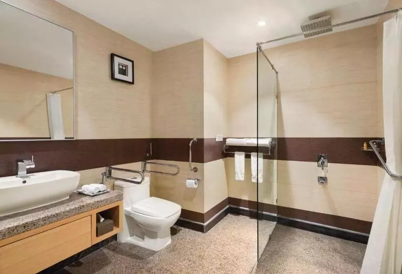 身障者適用シングルルーム, Ramada Neemrana
