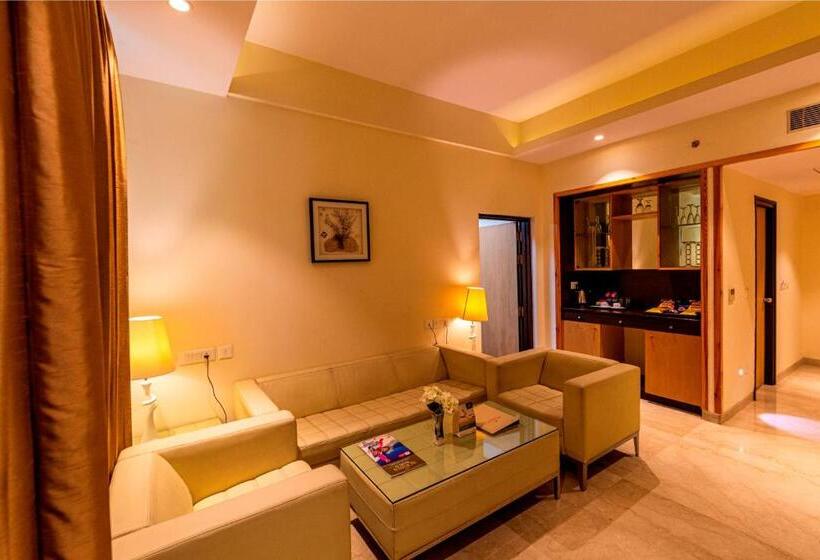 جناح, Ramada Neemrana